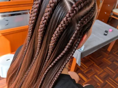 Trenzas Fulani: el estilo africano con ornamentos y diseños geométricos en Bilbao a domicilio en Bilbao — Olon trenzas africanas